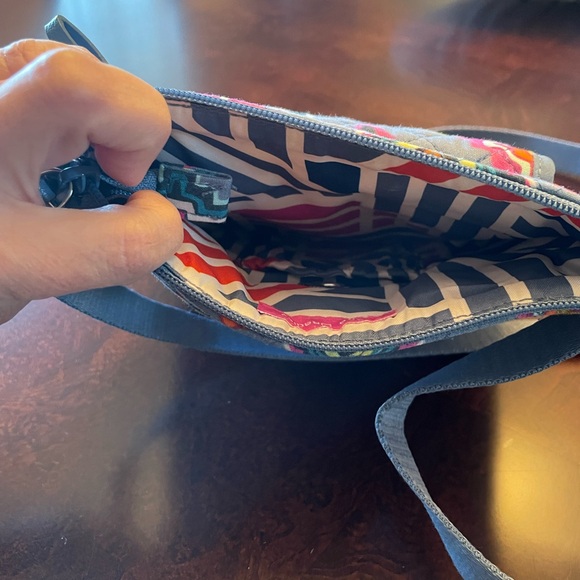 Vera Bradley Crossbody Bag NWOT - Picture 4 of 5